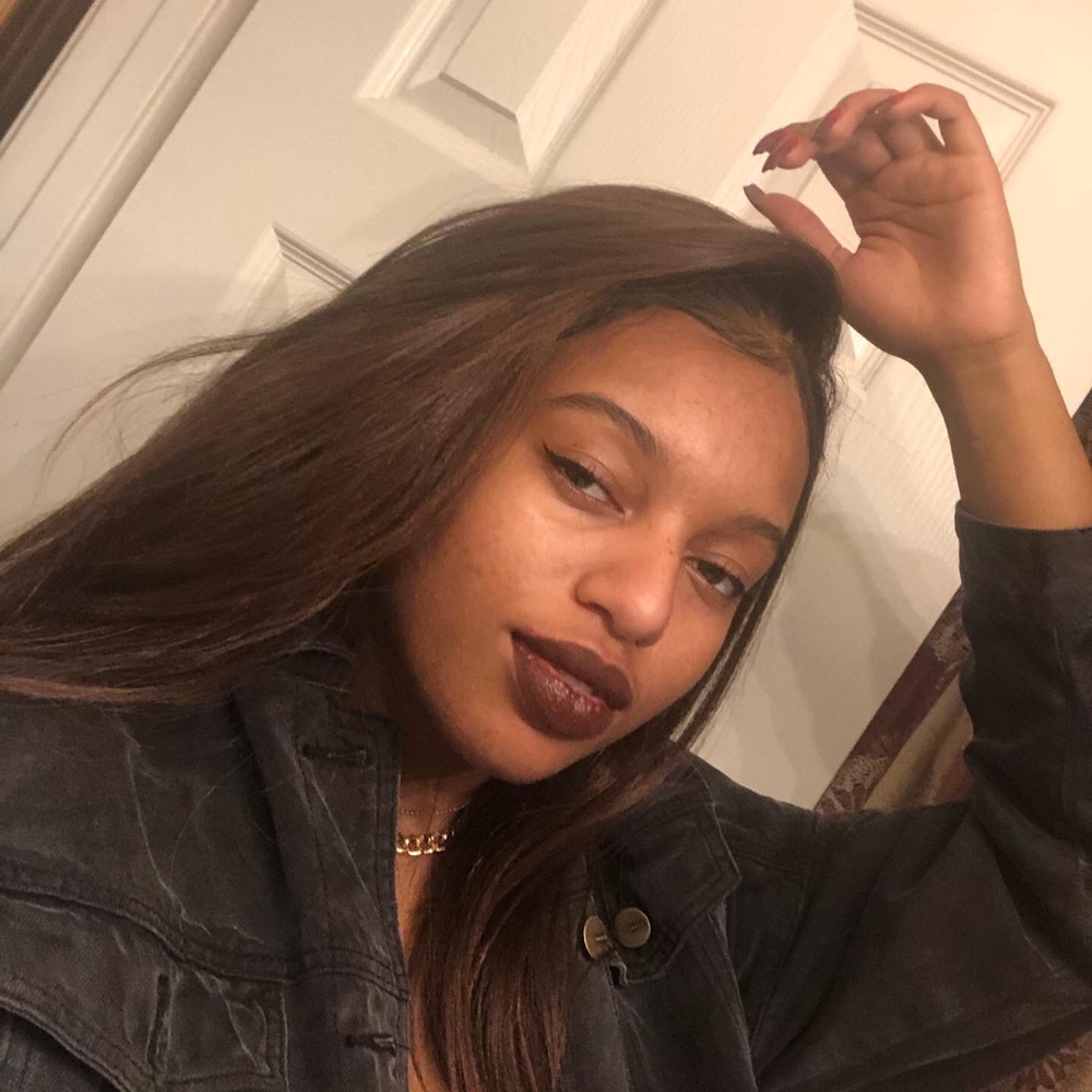 Meet your Posher, Samona